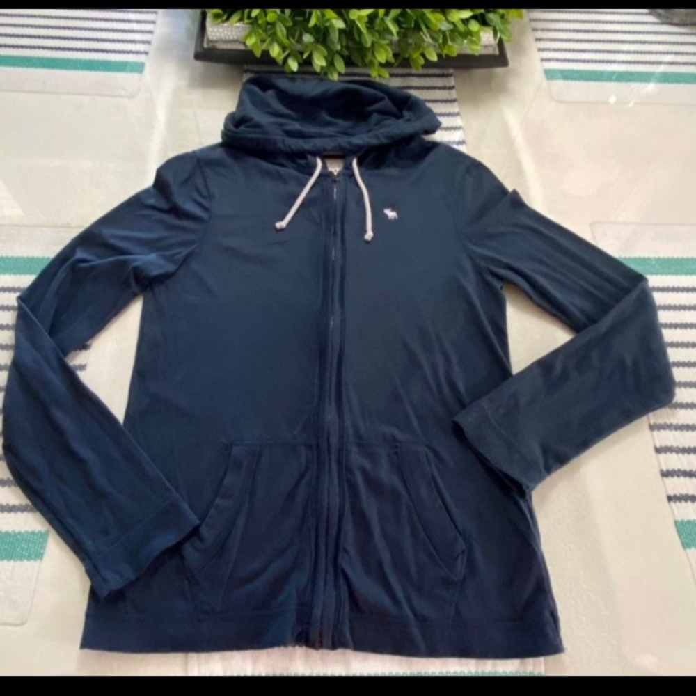ABERCROMBIE & FITCH MUSCLE ZIP TOP SIZE SMALL